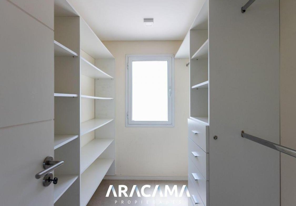 Casa en Venta en Saint Thomas Este Oeste – Canning