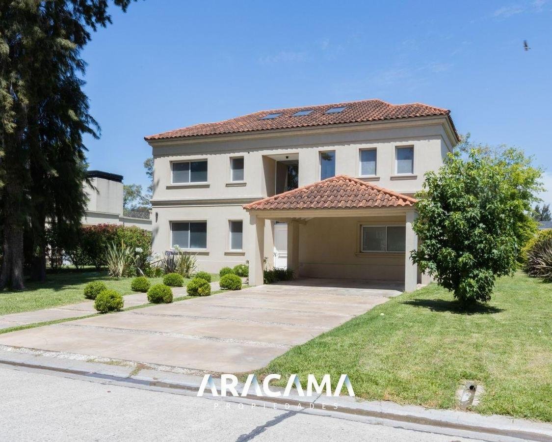 Casa en Venta en Saint Thomas Este Oeste – Canning