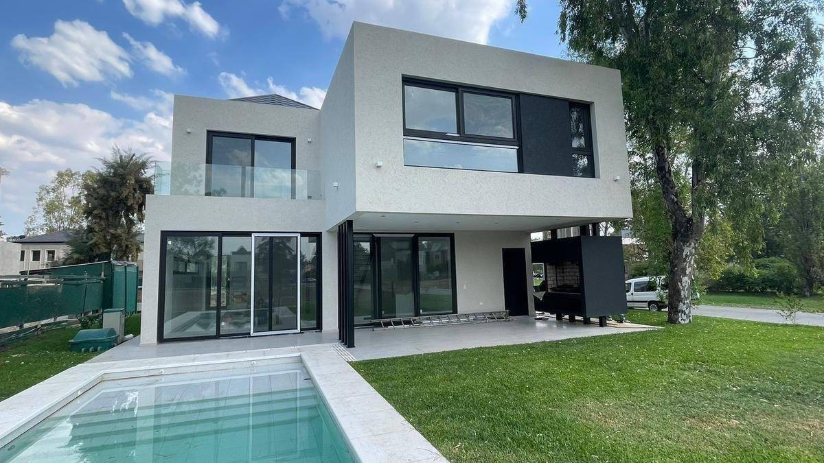 Casa en Venta en Saint Thomas Este Oeste – Canning