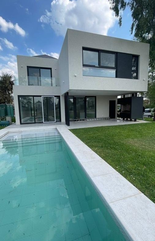 Casa en Venta en Saint Thomas Este Oeste – Canning