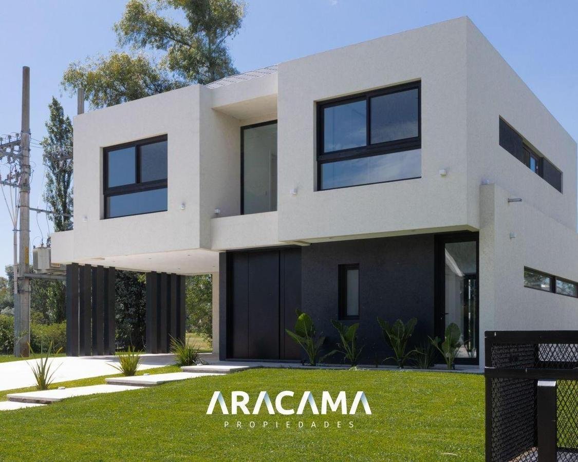 Casa en Venta en Saint Thomas Este Oeste – Canning