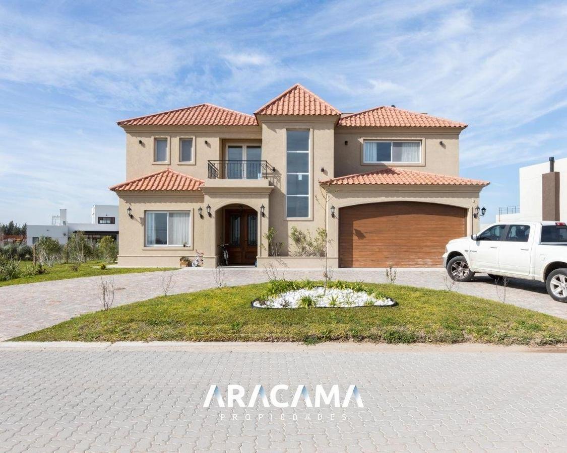 CASA en VENTA en La Providencia – Canning