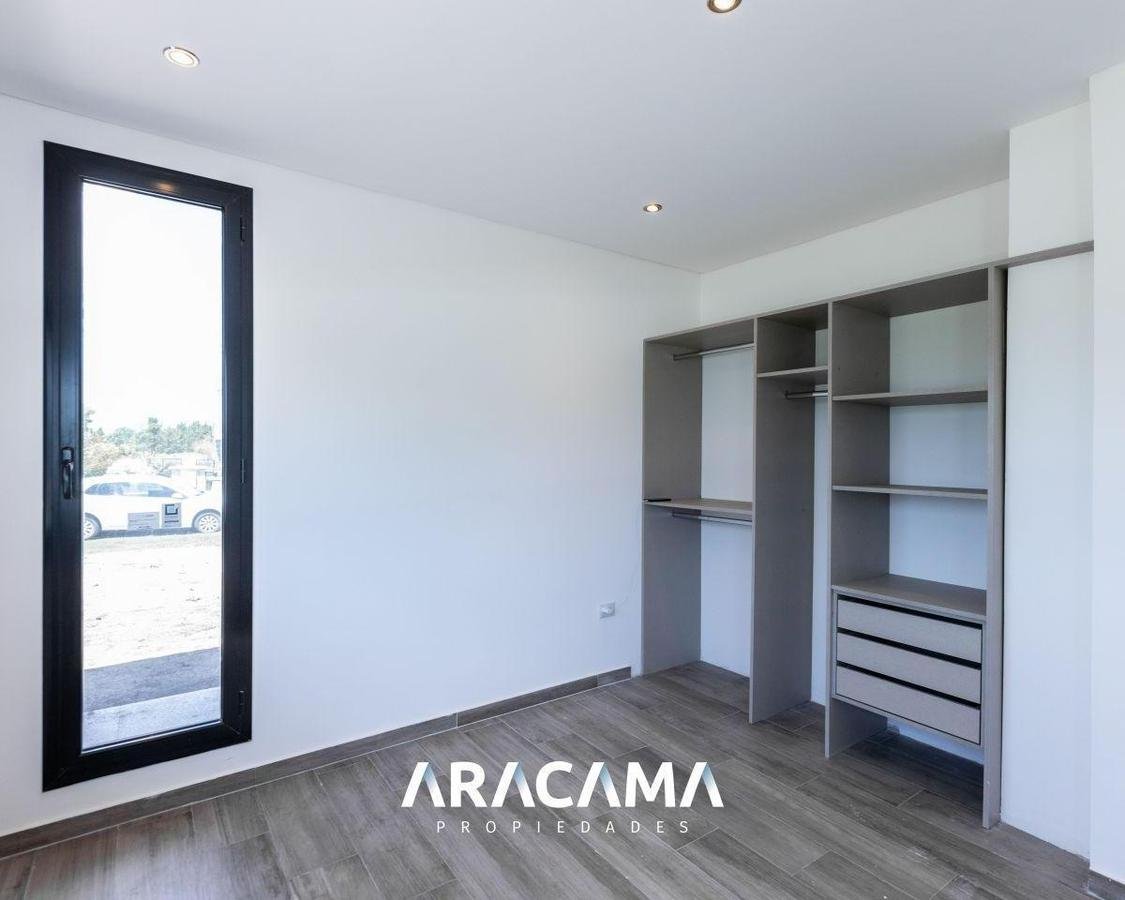Casa en Venta con 4 dormitorios en La Providencia – Canning