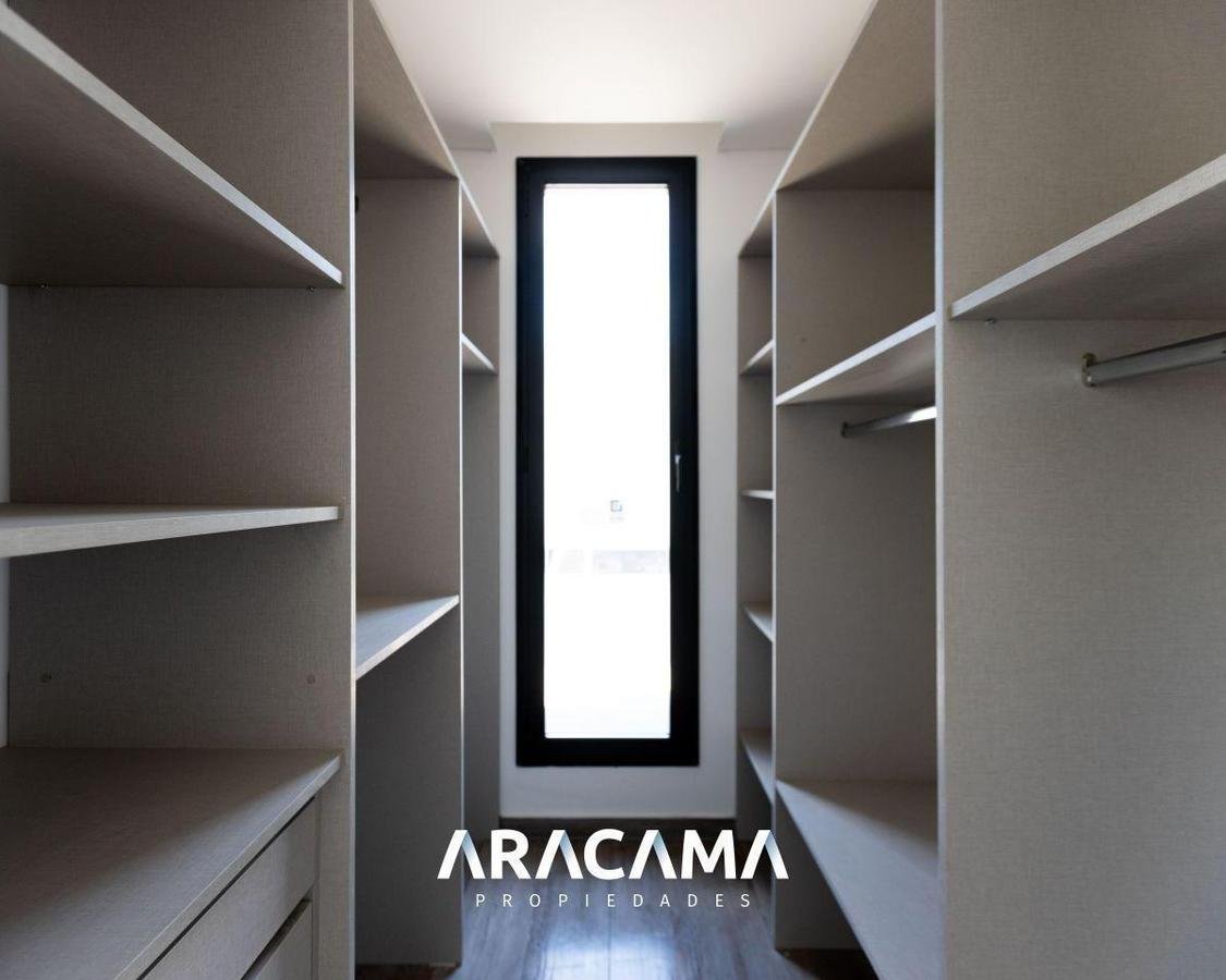 Casa en Venta con 4 dormitorios en La Providencia – Canning