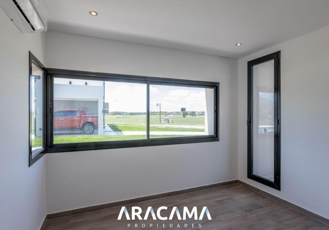 Casa en Venta con 4 dormitorios en La Providencia – Canning