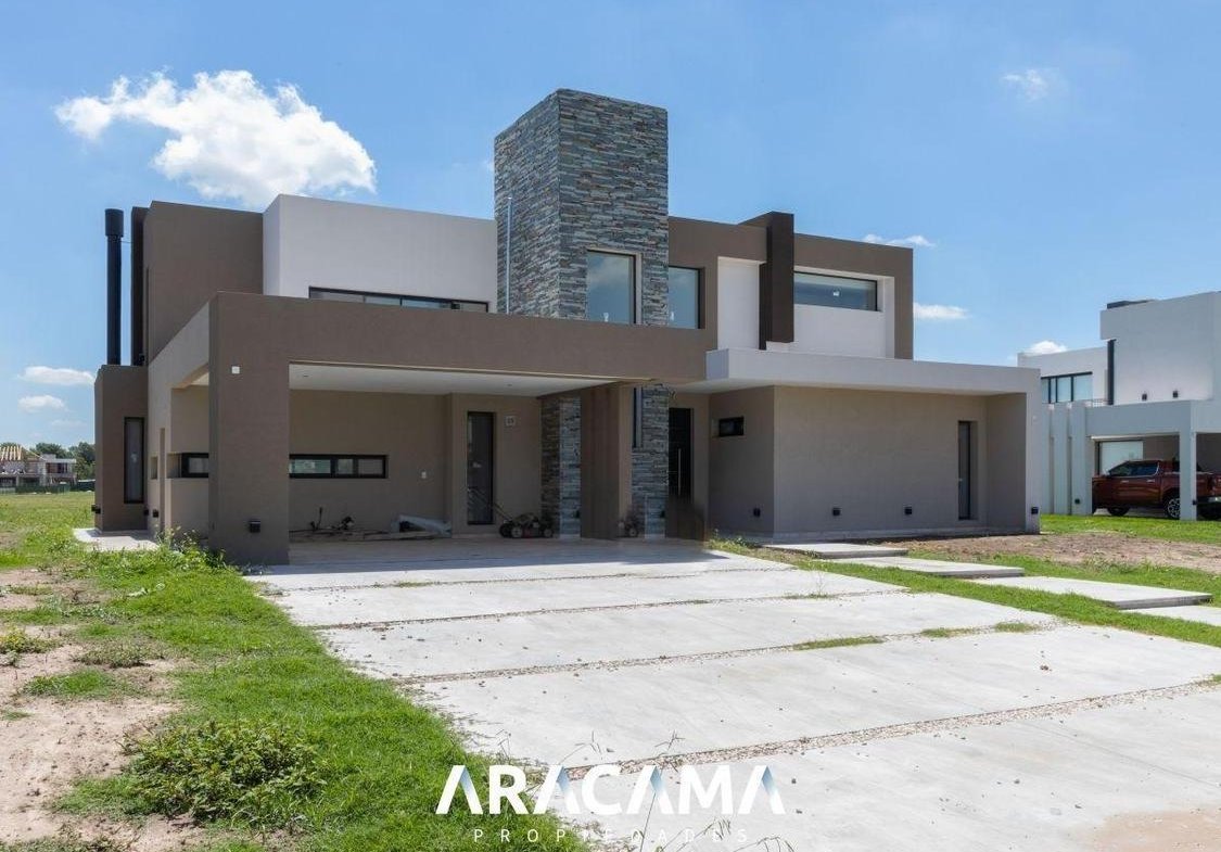 Casa en Venta con 4 dormitorios en La Providencia – Canning
