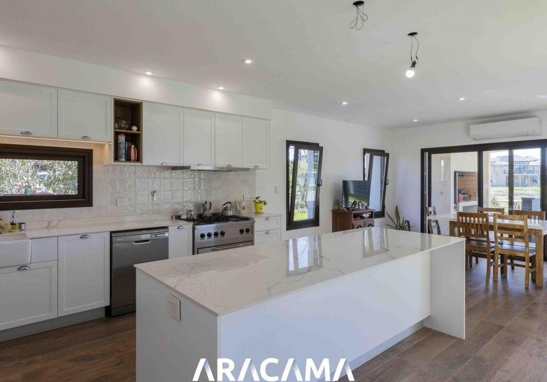 Casa en Venta En La Providencia 4 dormitorios – Canning