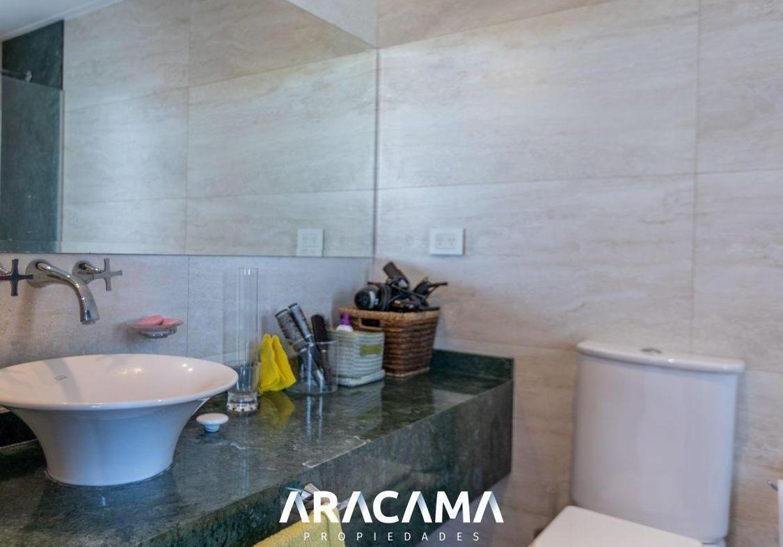 Casa en Venta en La Providencia – Canning