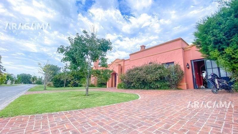 Casa en Alquiler en San Eliseo Golf Country – San Vicente