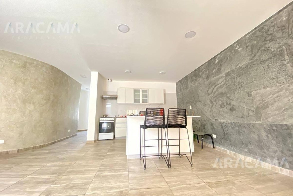 Casa y local en venta – Ezeiza