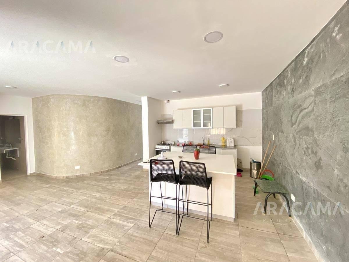 Casa y local en venta – Ezeiza