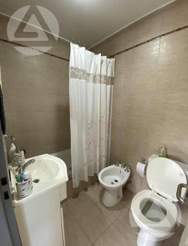 Duplex en Venta – Luis Guillon