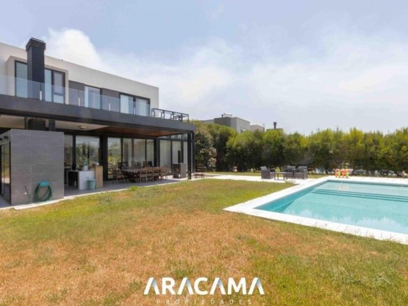 Casa en Venta 3 dormitorios en Terralagos