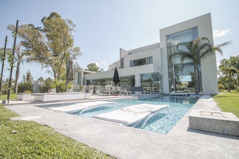 VENTA de CASA en Saint Thomas Este Oeste – Canning