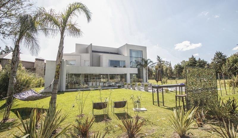 VENTA de CASA en Saint Thomas Este Oeste – Canning