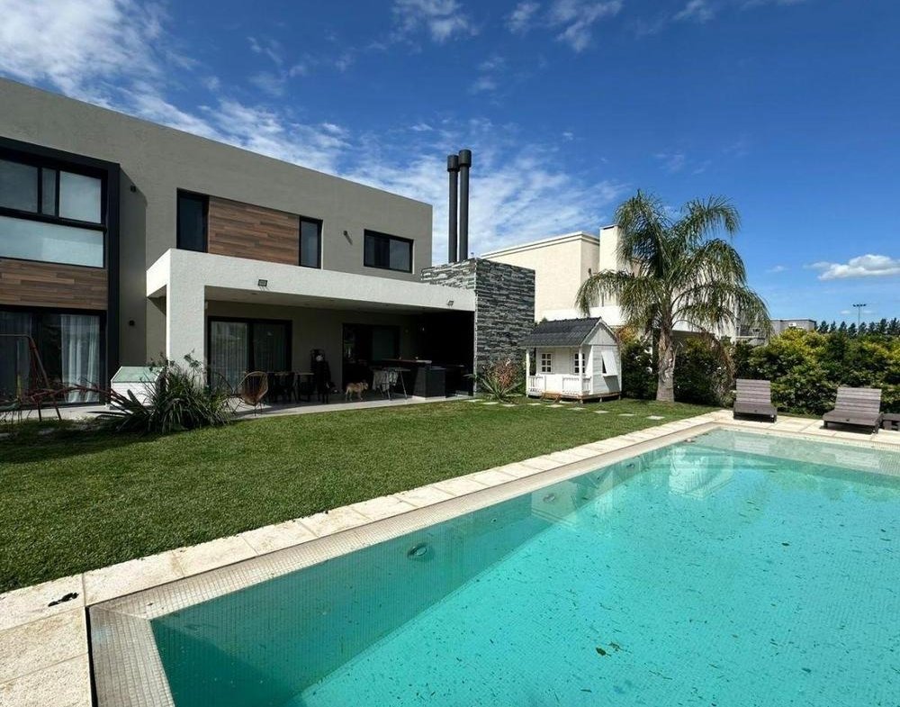 Casa en Venta en El Rebeque – Canning
