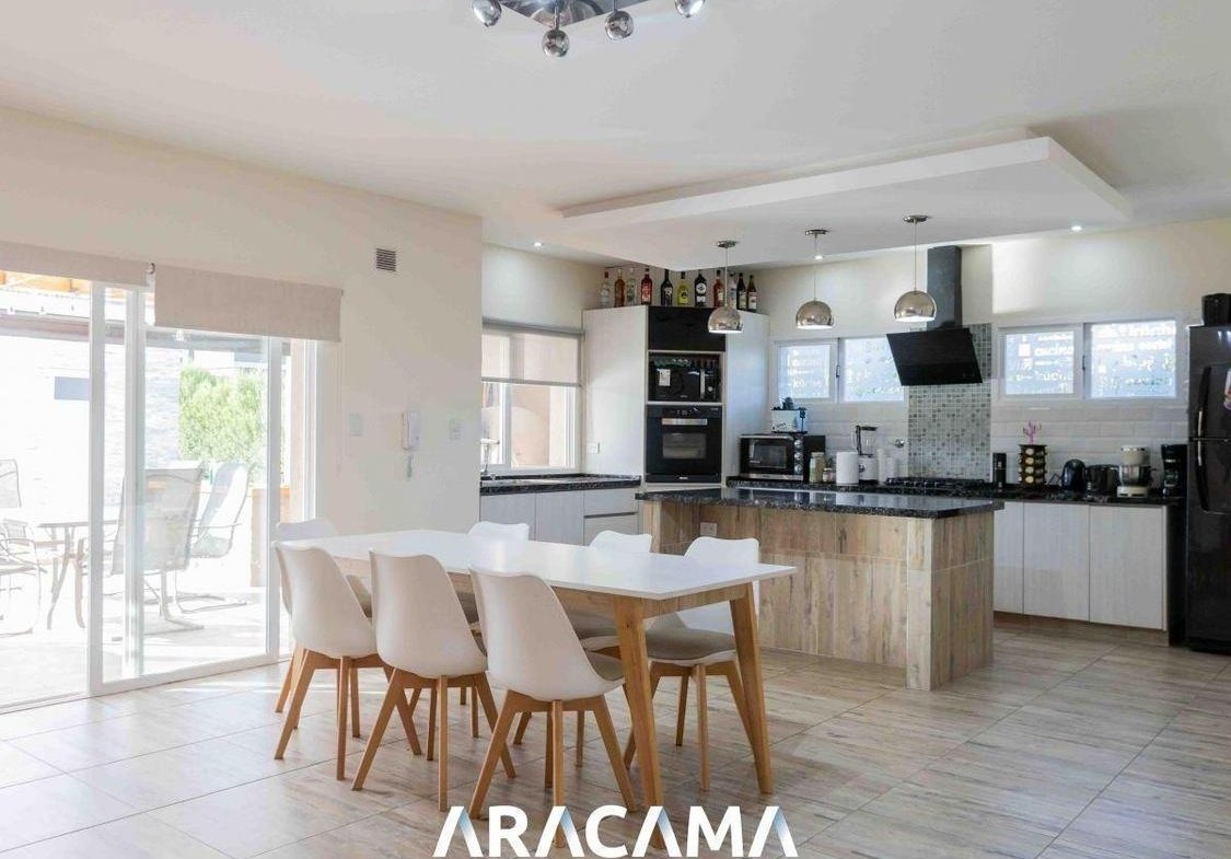 Casa en Venta Barrio Privado Santa Rita