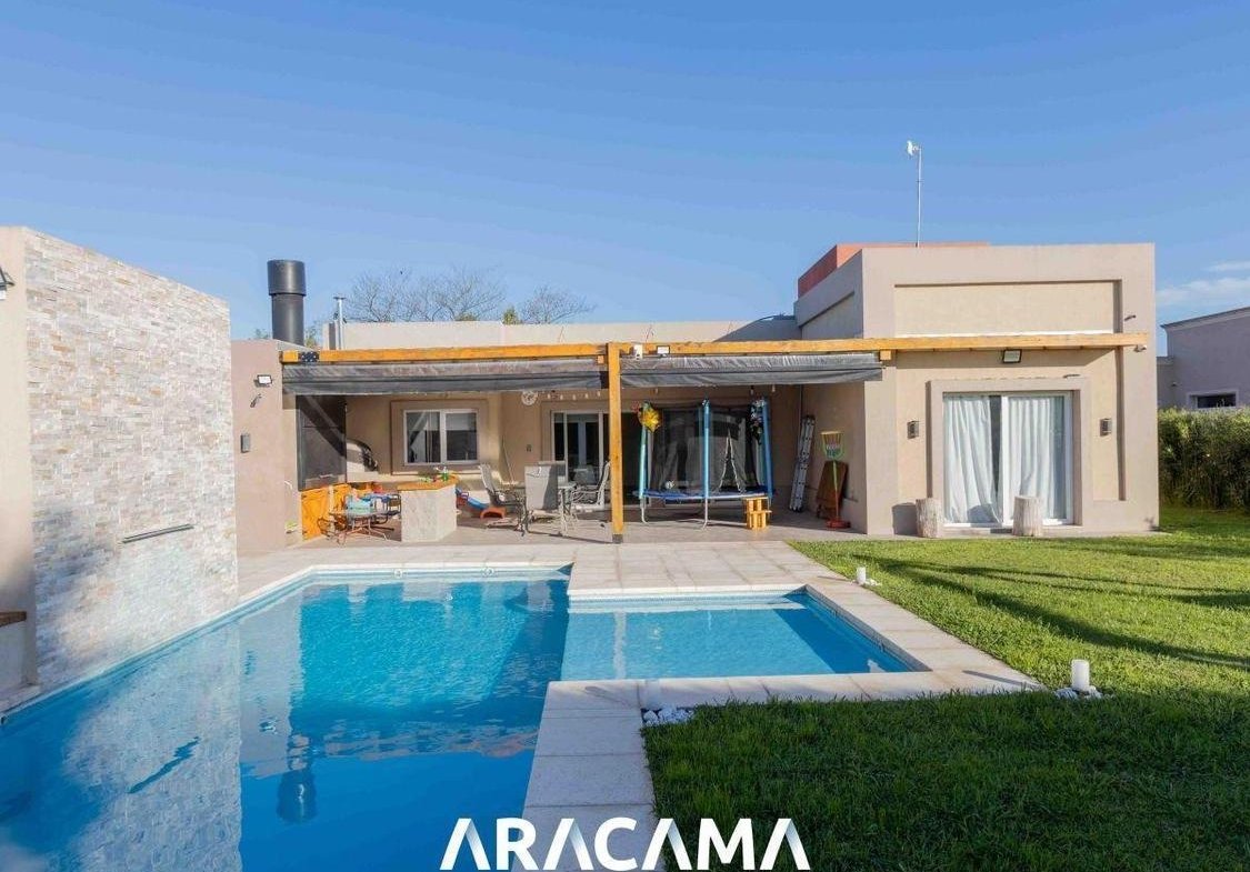 Casa en Venta Barrio Privado Santa Rita