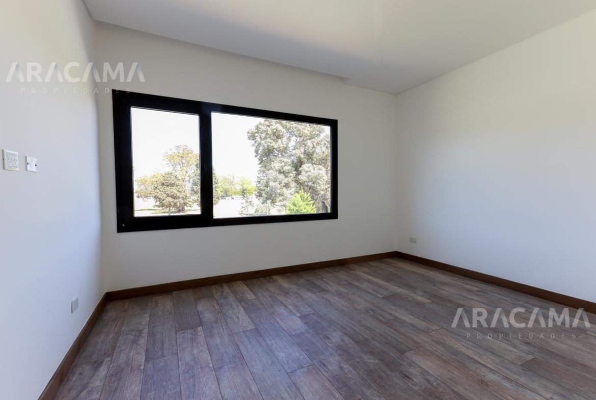 Casa en VENTA en Barrio Privado Lomas Athletic Links – Ezeiza
