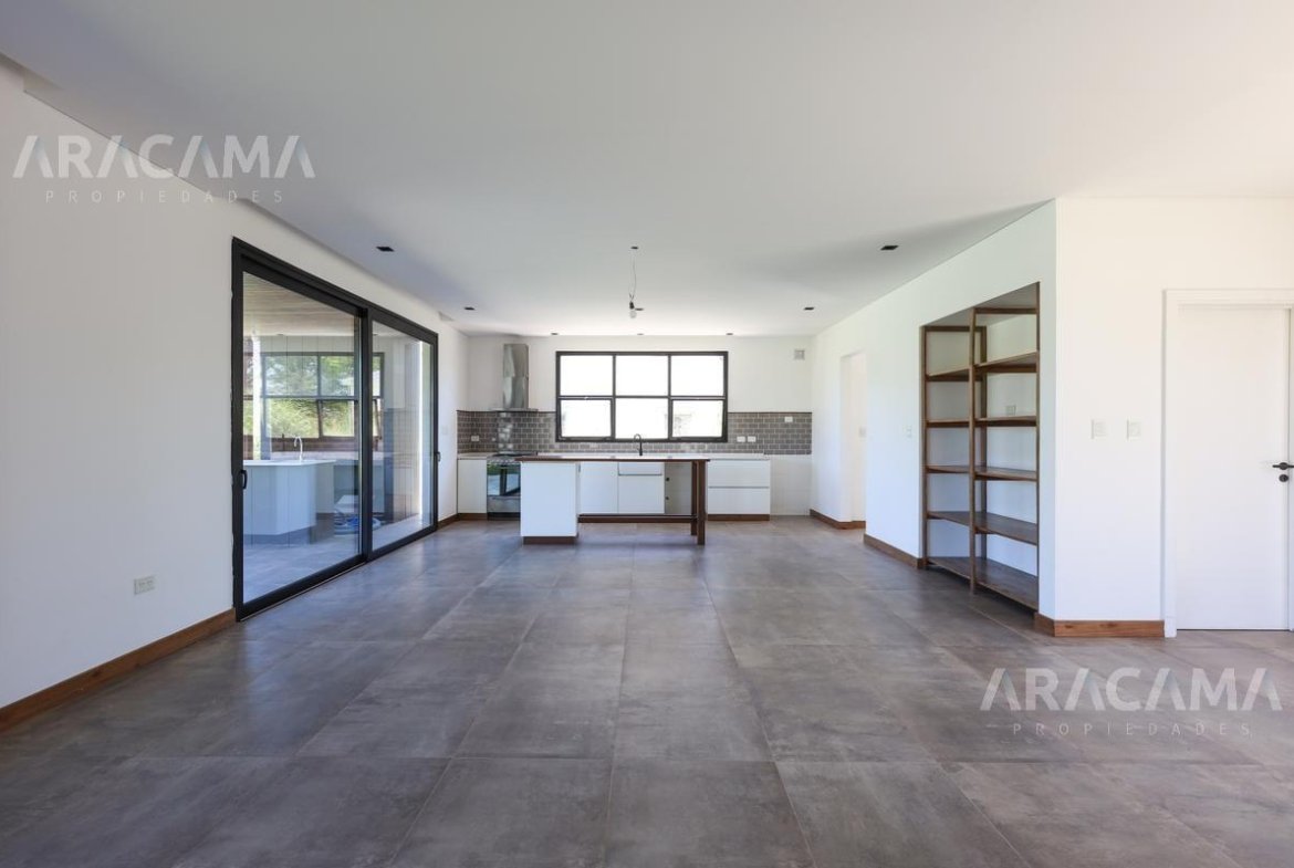Casa en VENTA en Barrio Privado Lomas Athletic Links – Ezeiza