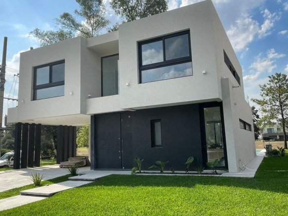 Casa en VENTA en Barrio St. Thomas Oeste – Canning.