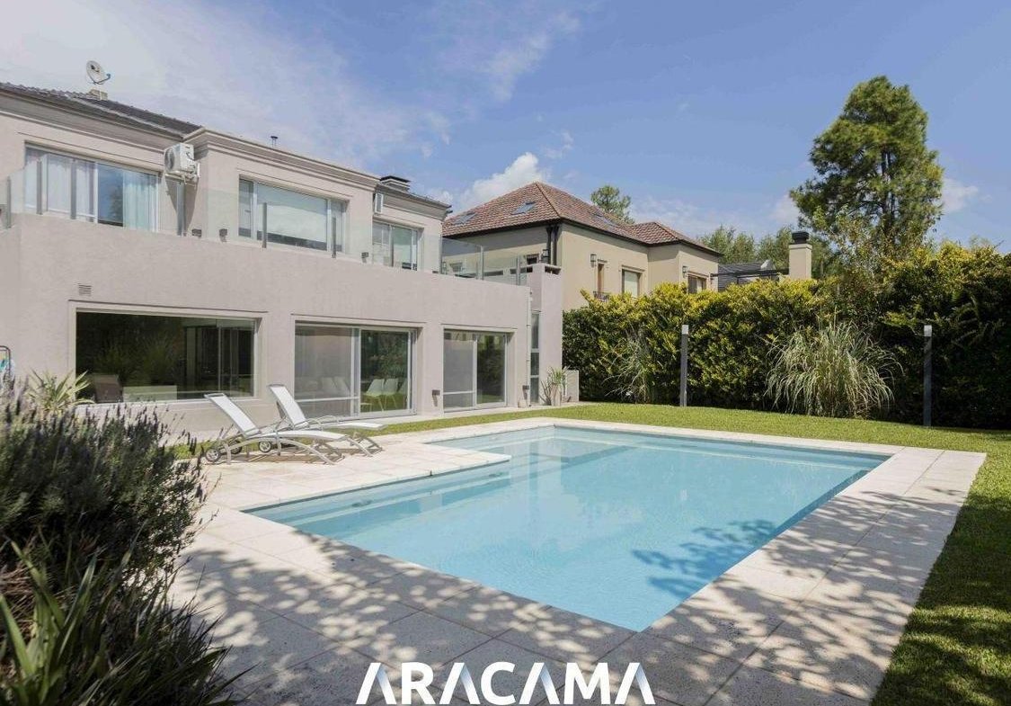 Casa en Venta en Saint Thomas Este Oeste – Canning