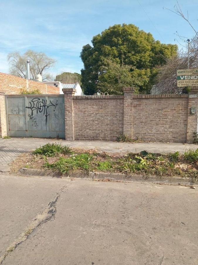 Casa a Refaccionar en Monte Grande