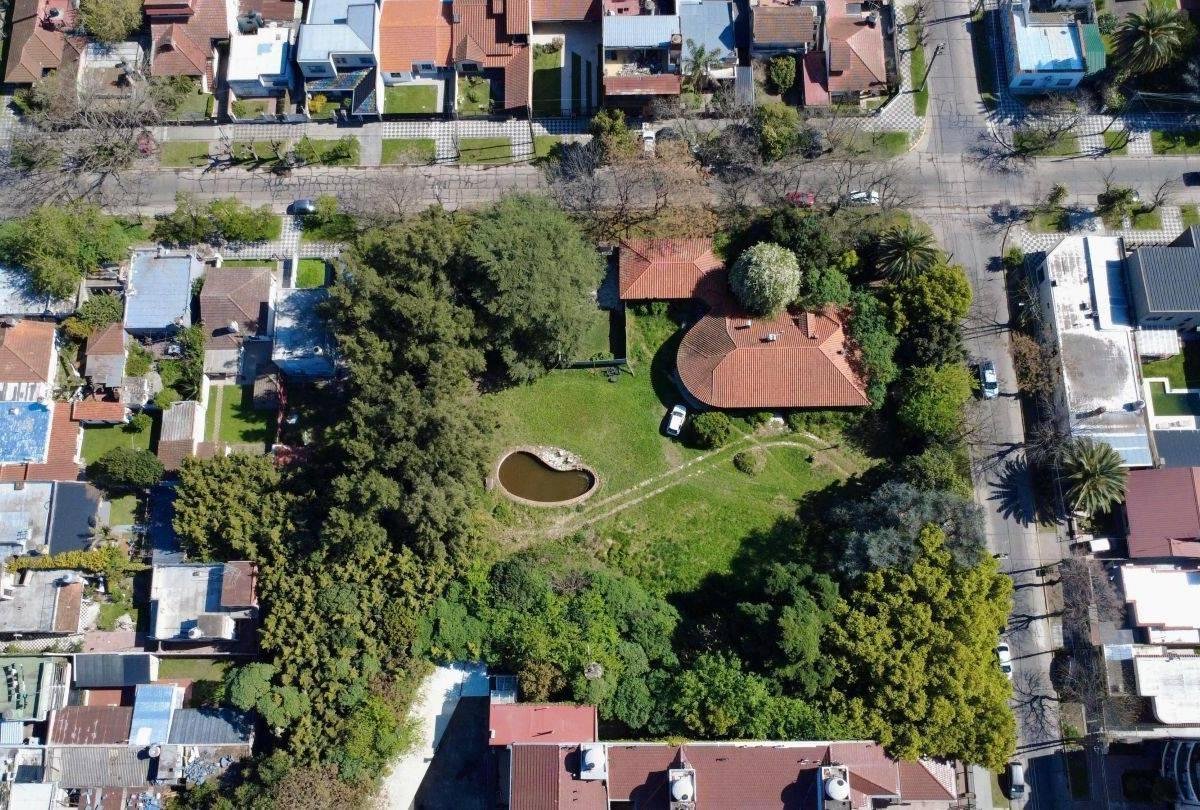Casa a Refaccionar en Venta en Monte Grande