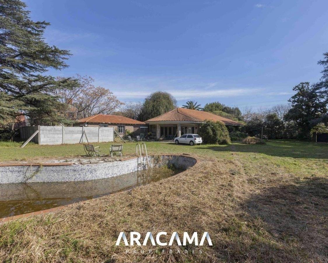 Casa a Refaccionar en Venta en Monte Grande