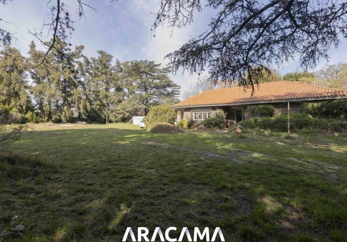 Casa a Refaccionar en Venta en Monte Grande