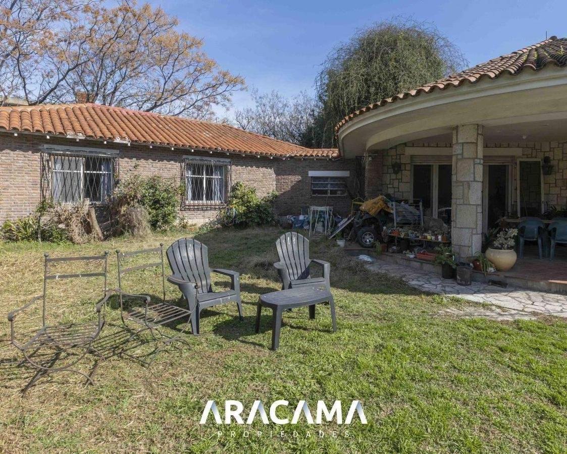 Casa a Refaccionar en Venta en Monte Grande