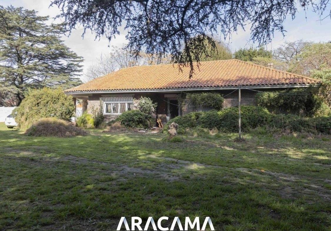 Casa a Refaccionar en Venta en Monte Grande