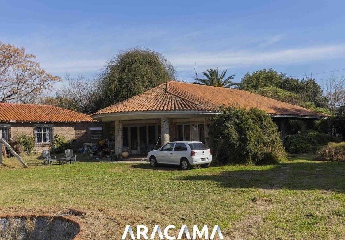 Casa a Refaccionar en Venta en Monte Grande