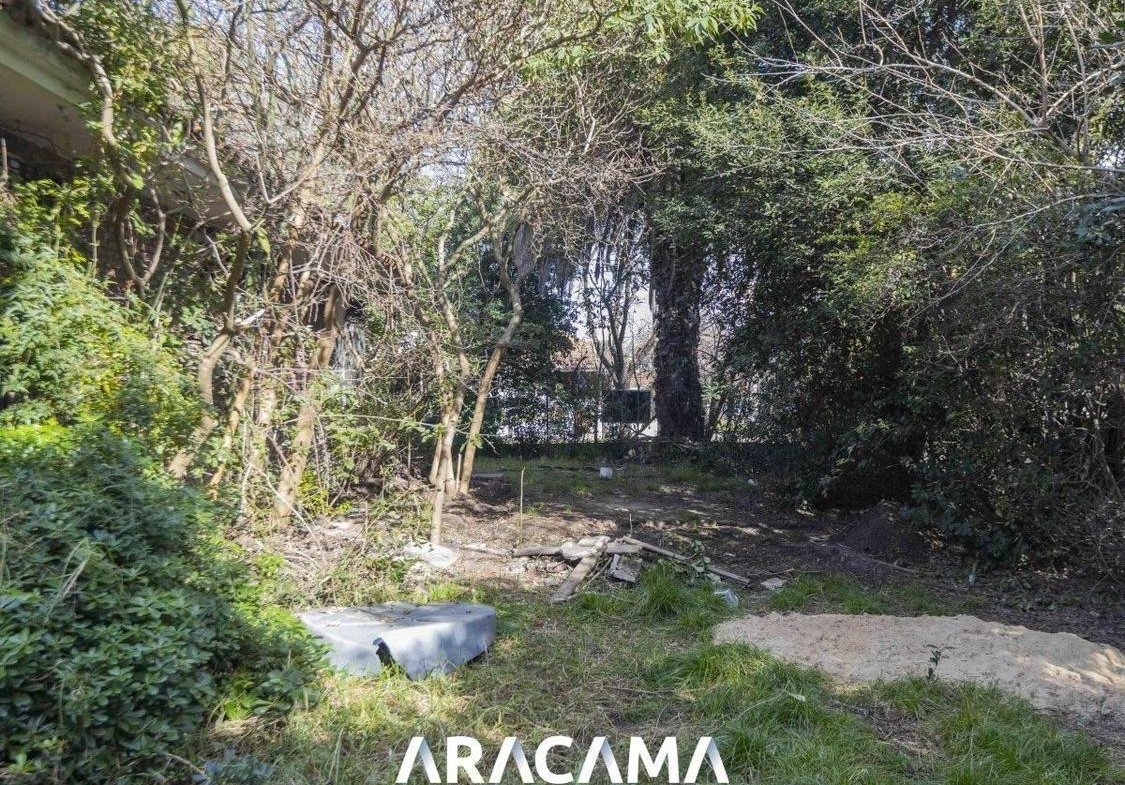 Casa a Refaccionar en Venta en Monte Grande