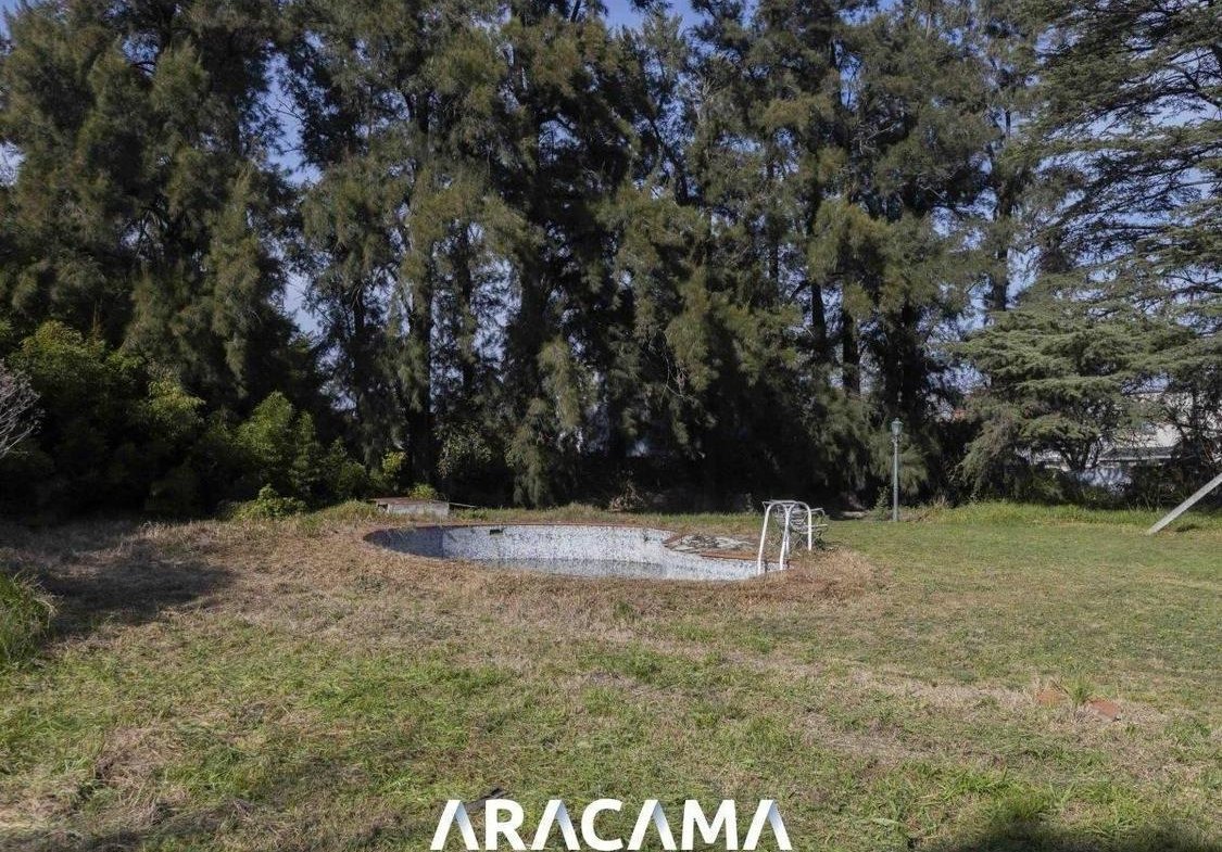 Casa a Refaccionar en Venta en Monte Grande