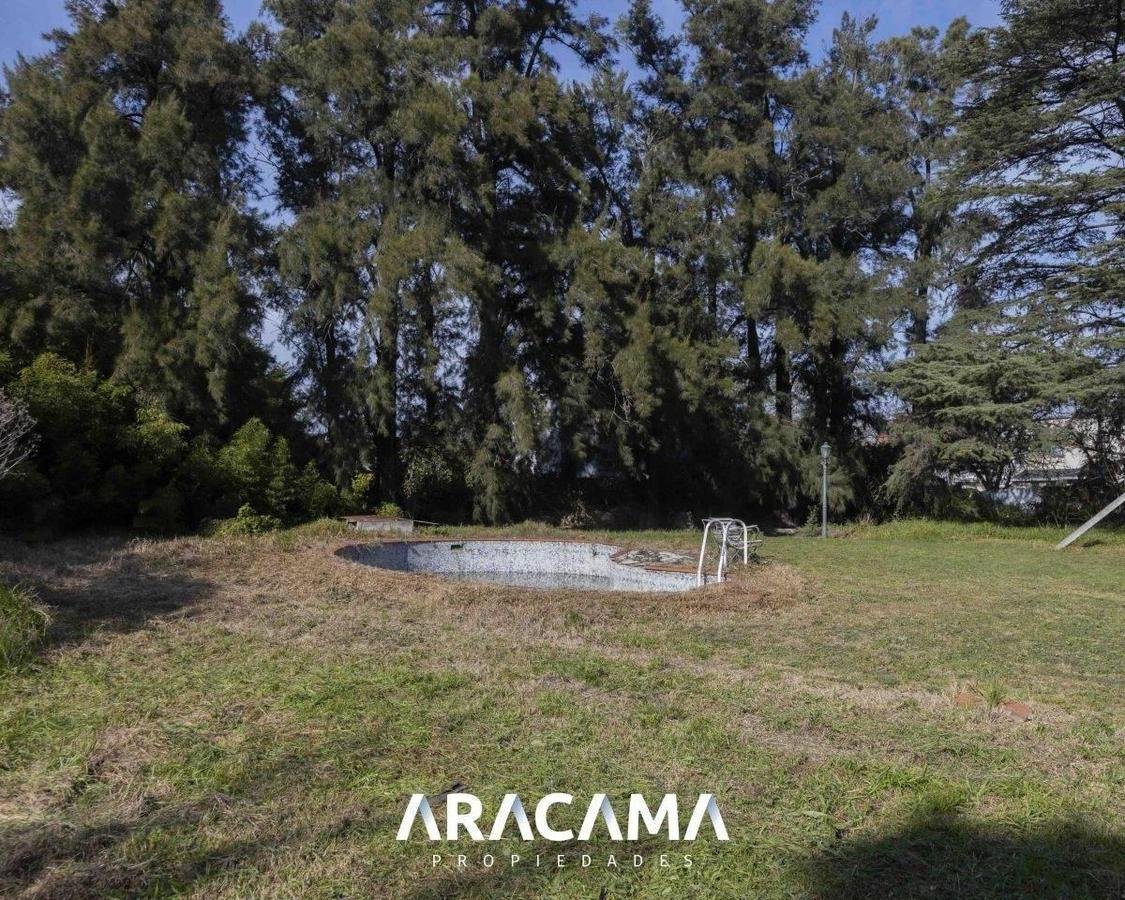 Casa a Refaccionar en Venta en Monte Grande