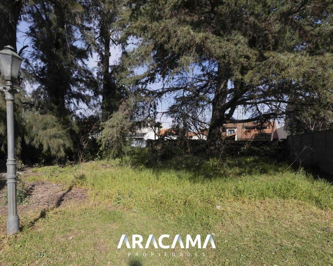 Casa a Refaccionar en Venta en Monte Grande