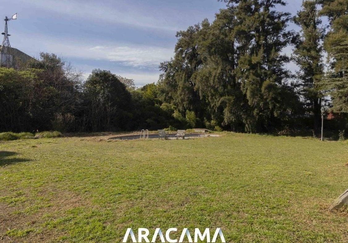 Casa a Refaccionar en Venta en Monte Grande