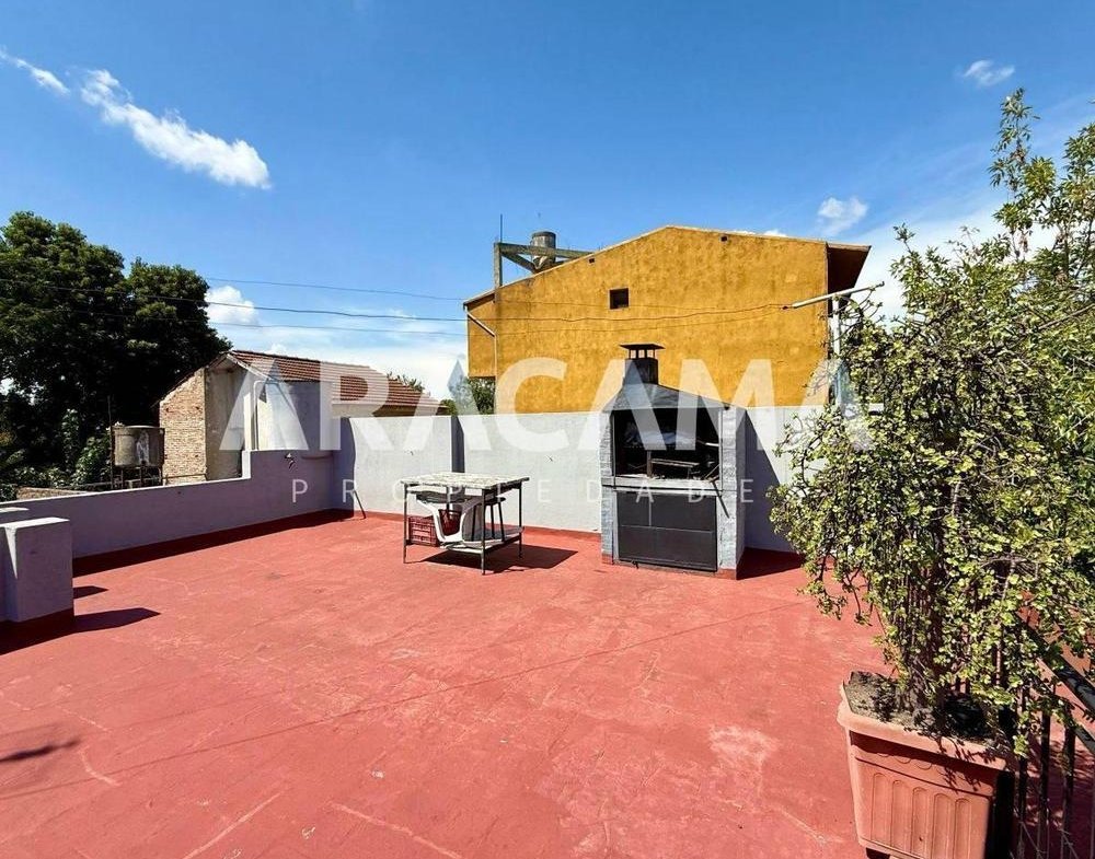 Casa en Venta 3 ambientes en Luis Guillon