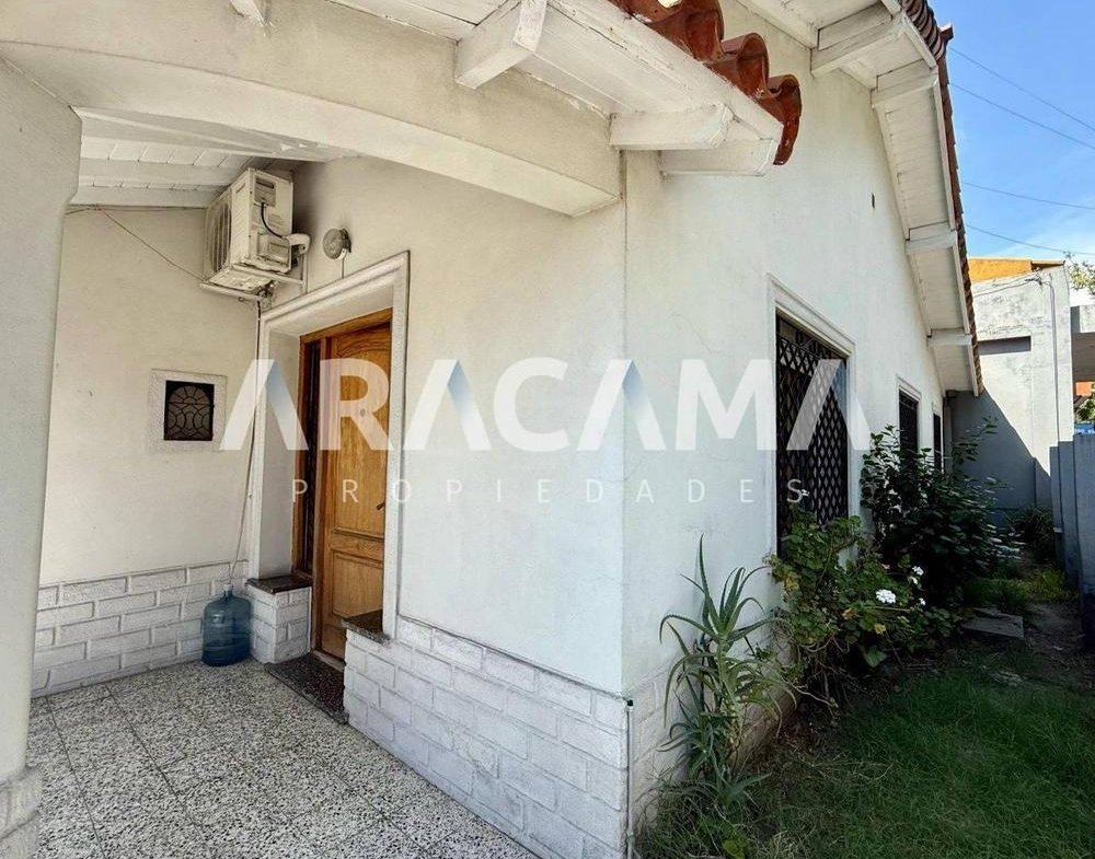 Casa en Venta 3 ambientes en Luis Guillon