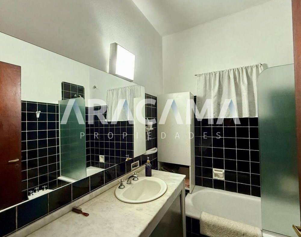 Casa en Venta 3 ambientes en Luis Guillon
