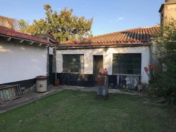 Casa en Venta – Monte Grande  /  APTO A CREDITO!!