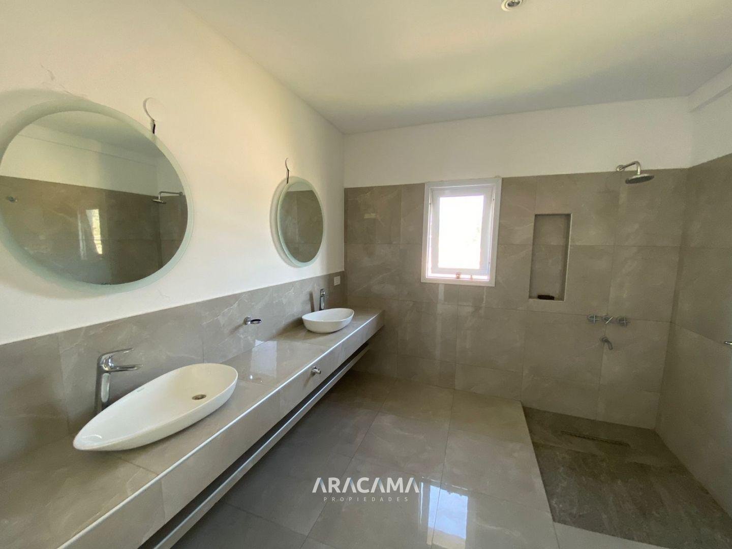 Casa en Alquiler en Fincas del Alba – Canning
