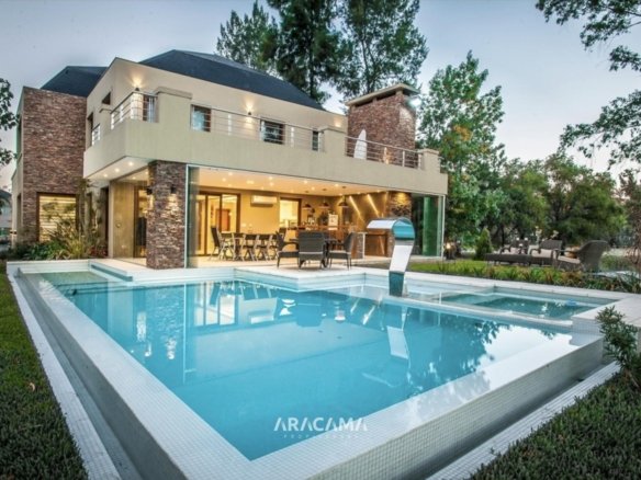 Casa en Venta en Saint Thomas Este – Canning