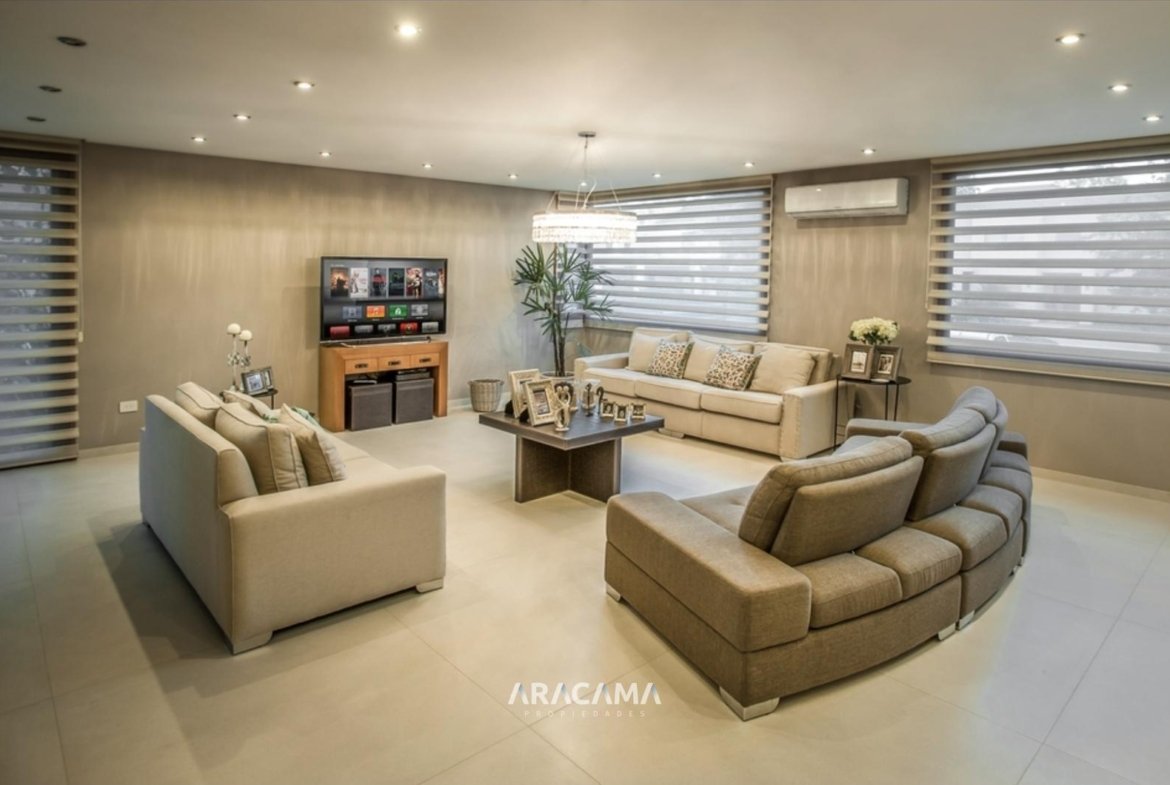 Casa en Venta en Saint Thomas Este – Canning