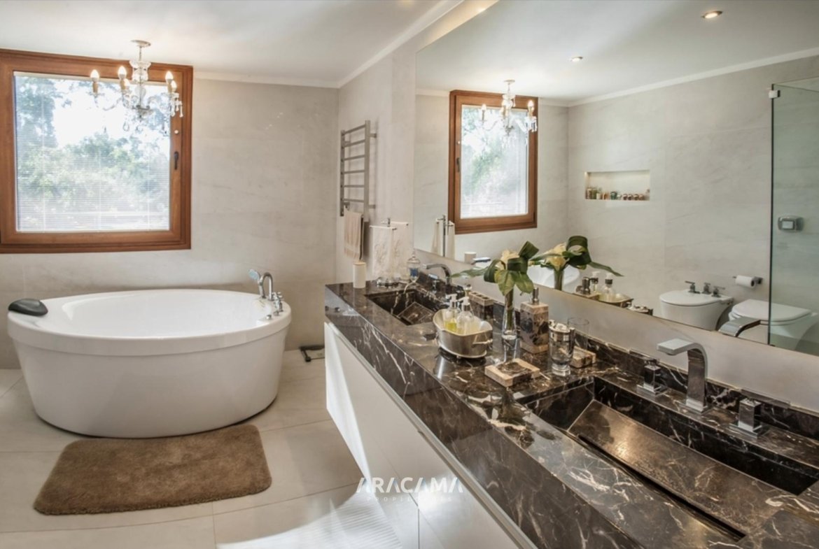 Casa en Venta en Saint Thomas Este – Canning