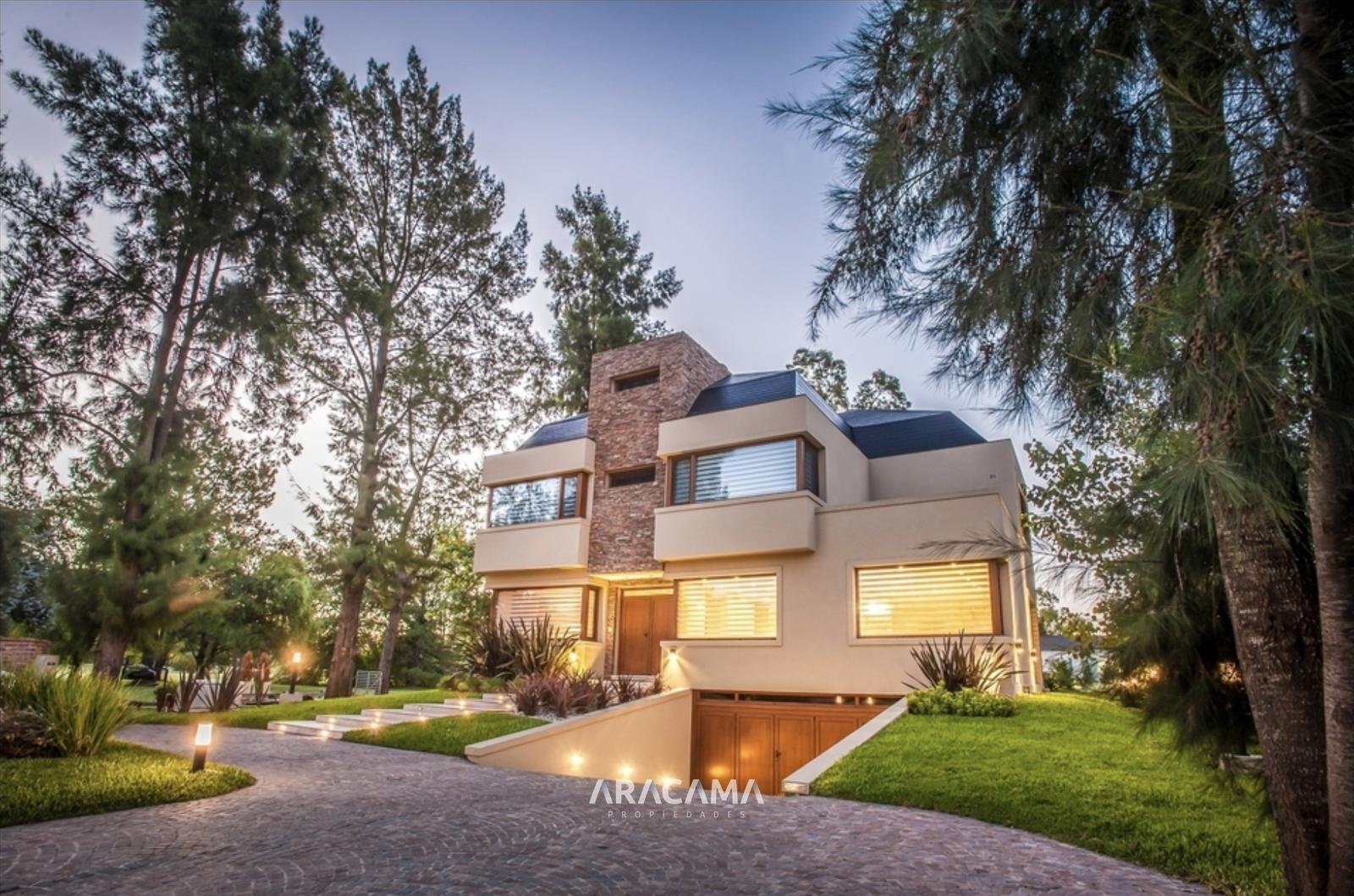 Casa en Venta en Saint Thomas Este – Canning