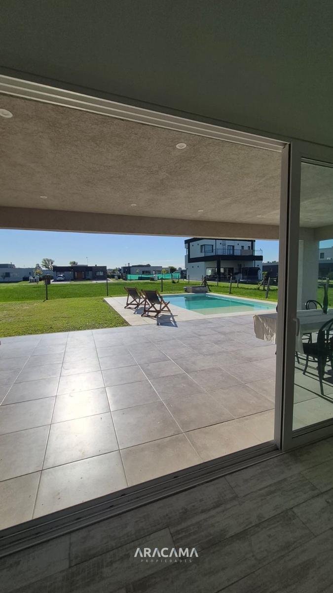Casa en Alquiler en San Simon, Canning