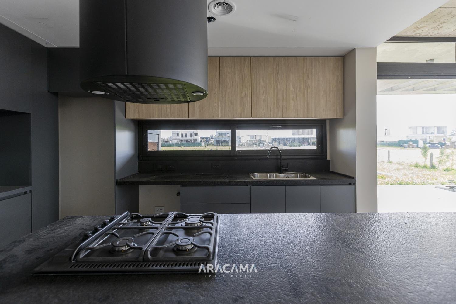 Casa en Venta en el Barrio Privado Canning Chico – Canning