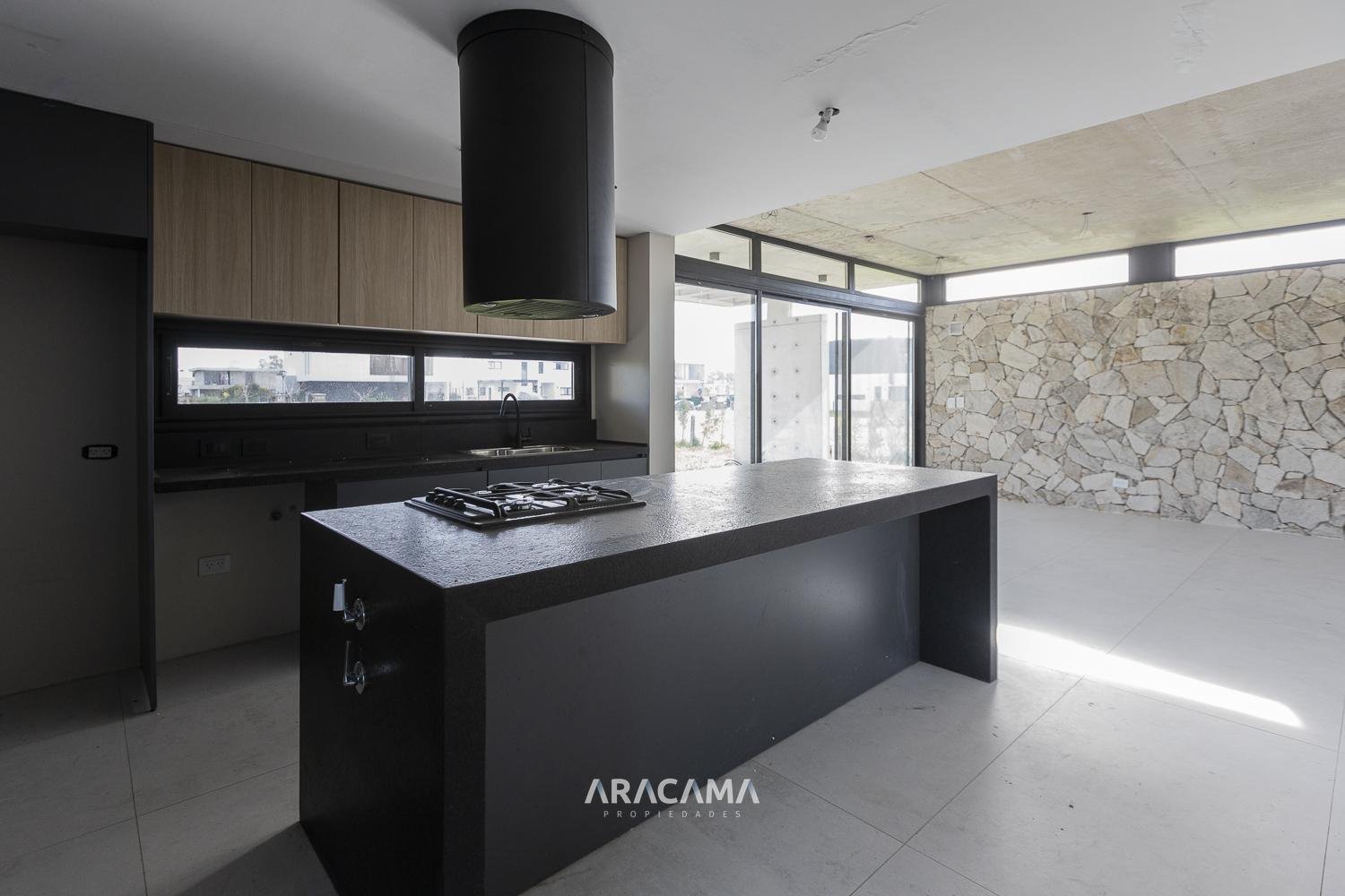Casa en Venta en el Barrio Privado Canning Chico – Canning